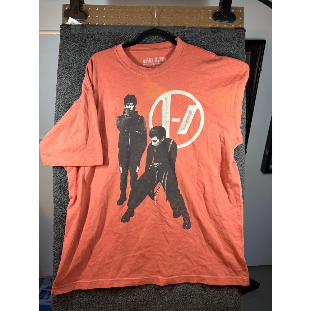 Twenty One Pilots Graphic T-Shirt Mens XL Orange Band Tee Logo Short Sleeve